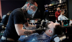 CORONAVIRUS/FRANCE: LE GOUVERNEMENT PUBLIE LA LISTE DES COMMERCES AUTORISÉS À OUVRIR DURANT LE CONFINEMENT