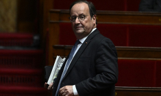 François Hollande à Paris, le 5 février 2025. ( AFP / JULIEN DE ROSA )