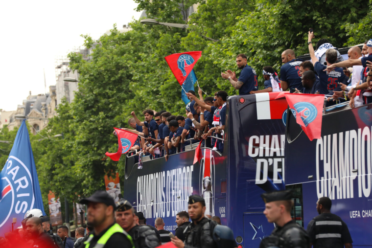 Paris, les titres sans la fête