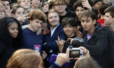 Le député LFI Louis Boyard à Vanves, le 6 octobre 2026 ( AFP / GEOFFROY VAN DER HASSELT )