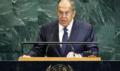 Le ministre russes des Affaires étrangères, Sergueï Lavrov, s'adresse à la tribune de l'Assemblée générale de l'ONU le 27 septembre 2025 ( AFP / CHARLY TRIBALLEAU )