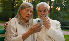 Fraude en ligne : les seniors ciblés par de faux sites d’assurance retraite / iStock.com - Yuliia Kaveshnikova