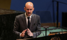 Le ministre français des Affaires étrangères Jean-Noël Barrot lors d'une conférence internationale pour le règlement pacifique de la question palestinienne au siège de l'ONU à New York