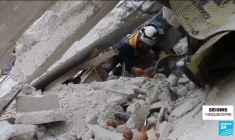 Syrie : des rescapés du séisme sous le choc