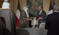 Macron assiste à une cérémonie de signature d'accords avec le Koweït