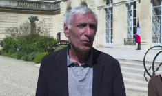 "Nous ne sommes pas brisés, nous allons témoigner", affirme l'ex-détenu en Iran Jacques Paris