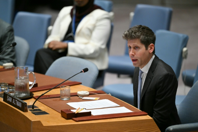 Le patron d'OpenAI, Sam Altman, lors d'une réunion du Conseil de sécurité de l'ONU sur l'intelligence artificielle, le 23 septembre 2026 à New York ( AFP / ANGELA WEISS )