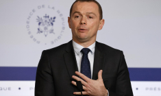 Olivier Dussopt, le 1er février 2023, à Paris ( AFP / Ludovic MARIN )