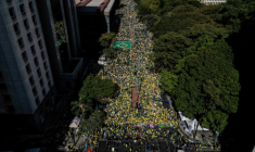 Vue aérienne d'une manifestation de partisans de l'ex-président brésilien à Sao Paulo, le 3 août 2025 ( AFP / Nelson ALMEIDA )