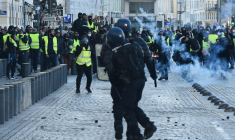 Affrontements entre policiers et gilets jaunes, le 8 décembre 2018 à Marseille ( AFP / BORIS HORVAT )