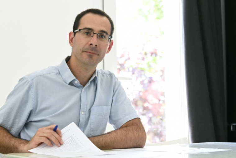 Julien Ruaro, victime d'une fausse lettre de démission de son mandat de conseiller municipal de Coin-les-Cuvry en Moselle le 24 juin 2024 ( AFP / Jean-Christophe Verhaegen )