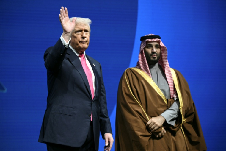 Le président américain Donald Trump (G) et le prince héritier d'Arabie saoudite Mohammed ben Salmane (D) à Washington, aux Etats-Unis, le 19 novembre 2025 ( AFP / Brendan SMIALOWSKI )