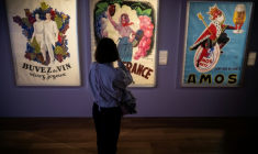 Des affiches de l'exposition "Ivresse" au Musée des Arts Précieux Paul Dupuy, le 17 avril 2026 à Toulouse ( AFP / Lionel BONAVENTURE )