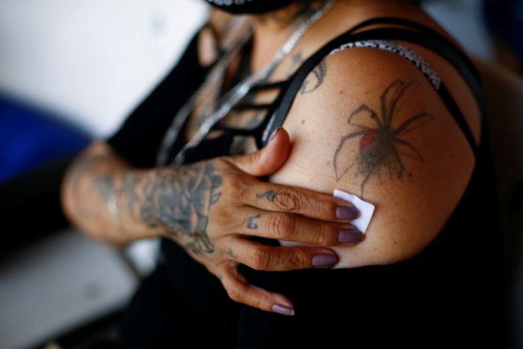 LES VACCINS ASTRAZENECA, PFIZER EFFICACES CONTRE LE VARIANT DELTA, SELON UNE ÉTUDE