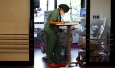 CORONAVIRUS/FRANCE: LE NOMBRE DE PATIENTS EN SERVICES DE RÉANIMATION BAISSE ENCORE