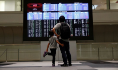 A TOKYO, LE NIKKEI FINIT QUASIMENT STABLE