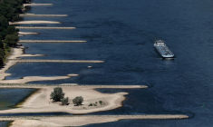ALLEMAGNE: LE FAIBLE NIVEAU DES EAUX DU RHIN CONTINUE DE PERTURBER LE TRANSPORT FLUVIAL