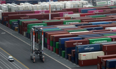 Conteneurs au terminal France Port 2000 du Havre