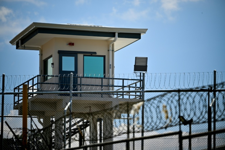 Mirador de la nouvelle prison de haute sécurité inaugurée au Costa Rica, inspirée de la mégaprison anti-gangs du Salvador, le 14 octobre 2026 ( AFP / Ezequiel BECERRA )