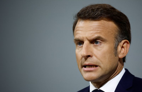 Le président français Macron lors d'une conférence de presse après avoir convoqué des élections législatives