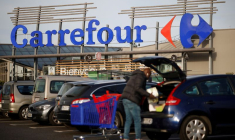 CARREFOUR RESTE "CONQUÉRANT" MALGRÉ DES VENTES EN BAISSE ET L'ÉCHEC AVEC AUCHAN