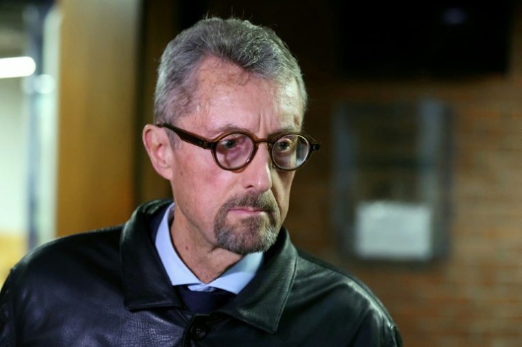 Bernard Bajolet, ancien directeur de la DGSE, arrive au tribunal de Bobigny pour l'ouverture de son procès, le 6 novembre 2025 ( AFP / ALAIN JOCARD )