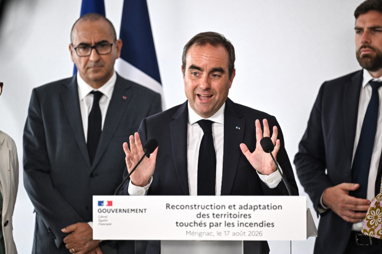 Sebastien Lecornu à Mérignac, le 17 août 2026. ( POOL / CHRISTOPHE ARCHAMBAULT )