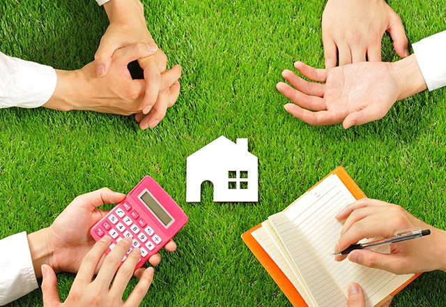 Découvrez dans cet article trois options permettant de se constituer une rente régulière grâce à l’immobilier (Crédits photo : Adobe Stock - )