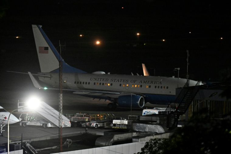 L'avion transportant le ministre américain de l'Energie Chris Wright arrive à l'aéroport de Maiquetia, au Venezuela, le 1er septembre 2026 ( AFP / Federico PARRA )