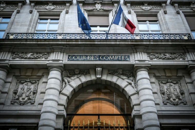 La Cour des comptes appelle à "mieux dépenser" pour la transition écologique ( AFP / STEPHANE DE SAKUTIN )