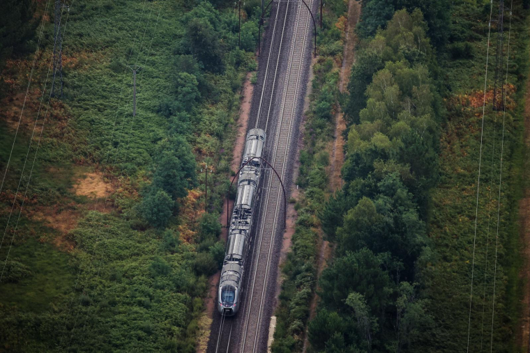 Un TER en Nouvelle-Aquitaine, le 29 juillet 2022. ( AFP / THIBAUD MORITZ )