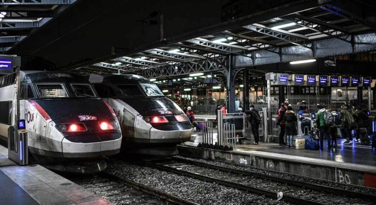 La grève dans les transports en décembre dernier et plus globalement la mobilisation contre la réforme des retraites auraient amputé le PIB de 0,4 point au quatrième trimestre, selon les estimations d'économistes. (© AFP)