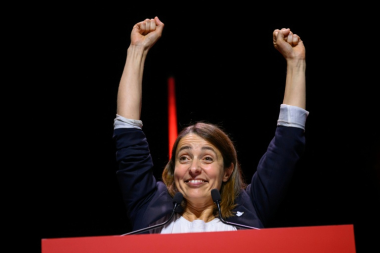 Sophie Binet après sa réélection à la tête de la CGT, lors du congrès de la centrale syndicale, le 5 mai 2026 à Tours ( AFP / Loic VENANCE )