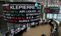 L'EUROPE TERMINE EN HAUSSE
