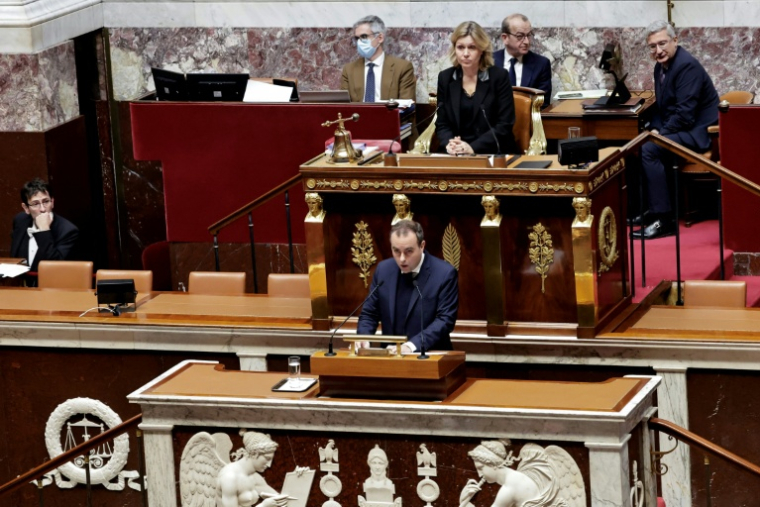 Le Premier ministre Sébastien Lecornu s'exprime à l'Assemblée nationale le 23 janvier 2026 à Paris ( AFP / STEPHANE DE SAKUTIN )