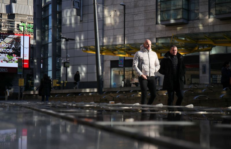 PLUS DE 100.000 NOUVEAUX CAS EN 24 HEURES EN GRANDE-BRETAGNE