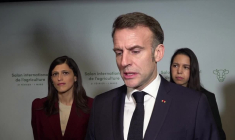 Marche pour Quentin Deranque: Macron appelle "tout le monde au calme"