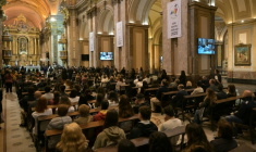 Des fidèles suivent une messe à la cathédrale de Buenos Aires, le 21 avril 2025 ( AFP / JUAN MABROMATA )