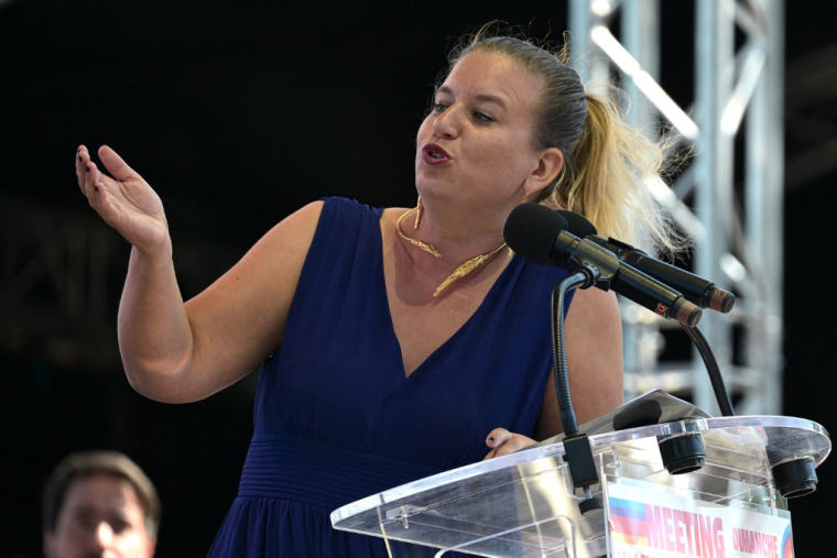 Mathilde Panot à Châteauneuf-sur-Isère, le 24 août 2025. ( AFP / JEAN-PHILIPPE KSIAZEK )