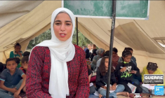 Gaza : des professeurs tentent de faire cours dans des écoles de fortune