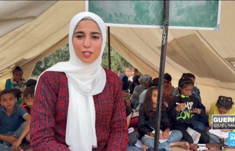 Gaza : des professeurs tentent de faire cours dans des écoles de fortune