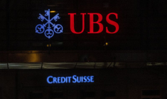 Les logos des banques suisses UBS et Crédit Suisse