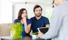 Une majorité de Français a recours à un courtier pour son crédit - iStock-izusek