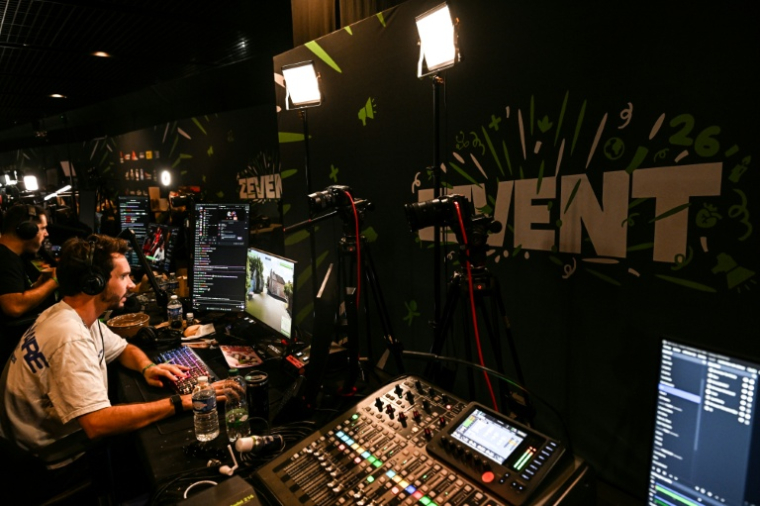 Un streameur participe au ZEvent, un événement caritatif de collecte de fonds organisé sur trois jours de diffusion en direct, à Montpellier, le 5 septembre 2026 ( AFP / Gabriel BOUYS )