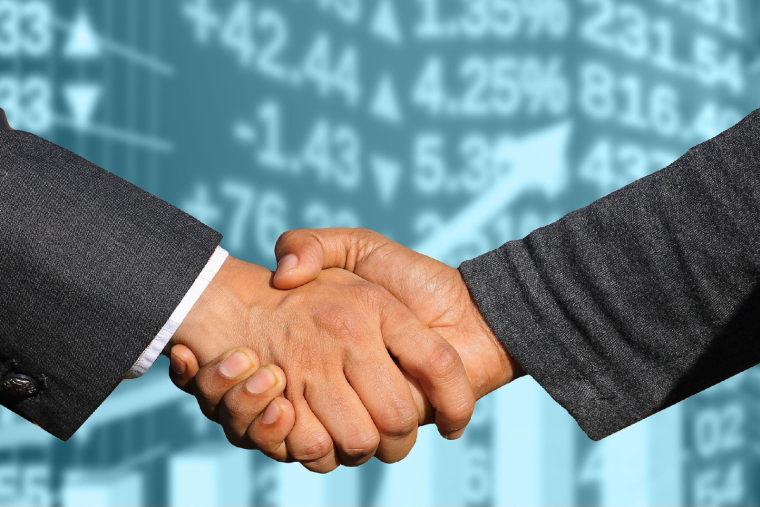 La loi Pacte prévoit une transférabilité limitée des contrats d'assurance vie (Crédits photo : Pixabay - Geralt )