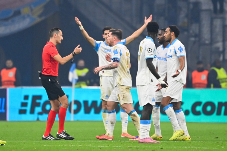 L’arbitre aurait-il dû accorder un penalty à l’OM contre l’Atalanta ?