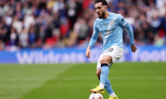 Rayan Cherki meilleur joueur et meilleur jeune de Premier League ?