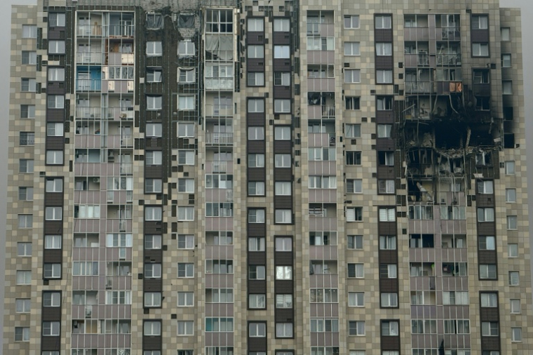Un immeuble d'habitation endommagé après une attaque de drones ukrainiens à Kotelniki, dans la région de Moscou, le 20 septembre 2026  ( AFP / - )