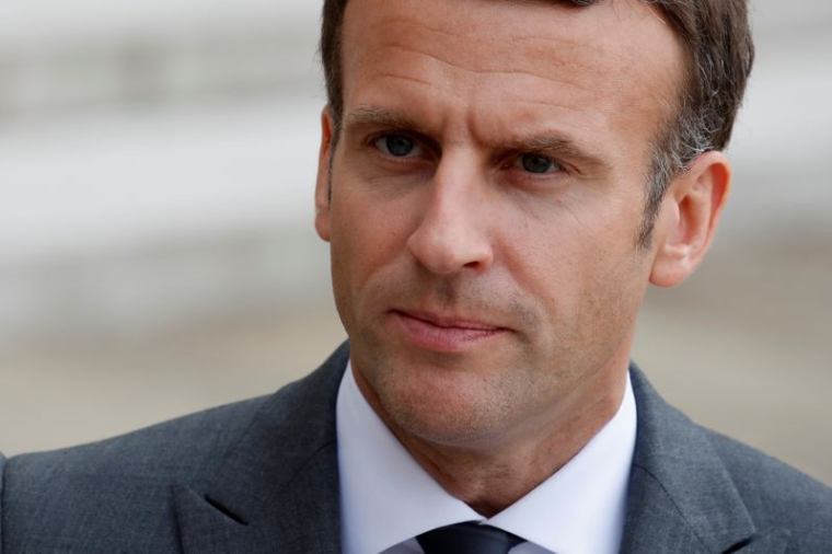 EMMANUEL MACRON, "PRÉOCCUPÉ" PAR LES VIOLENCES, S'EST ENTRETENU AVEC ABBAS, DIT ELYSÉE