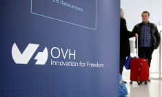 Des visiteurs au siège du groupe OVH à Paris
